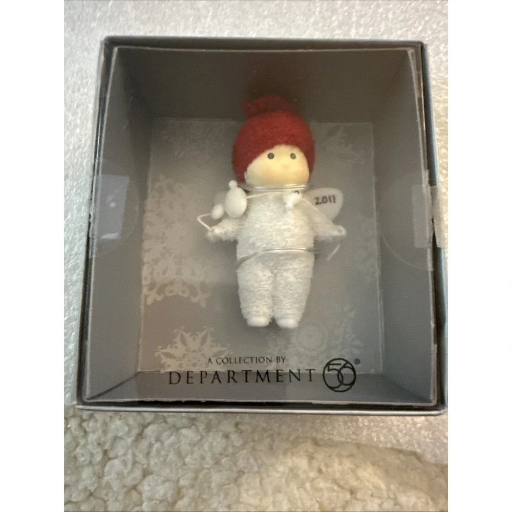 2010 ENESCO DEPT 56 ANGEL BAB  WITH MOM BEADS RED KNIT CAP 2011 On Wing